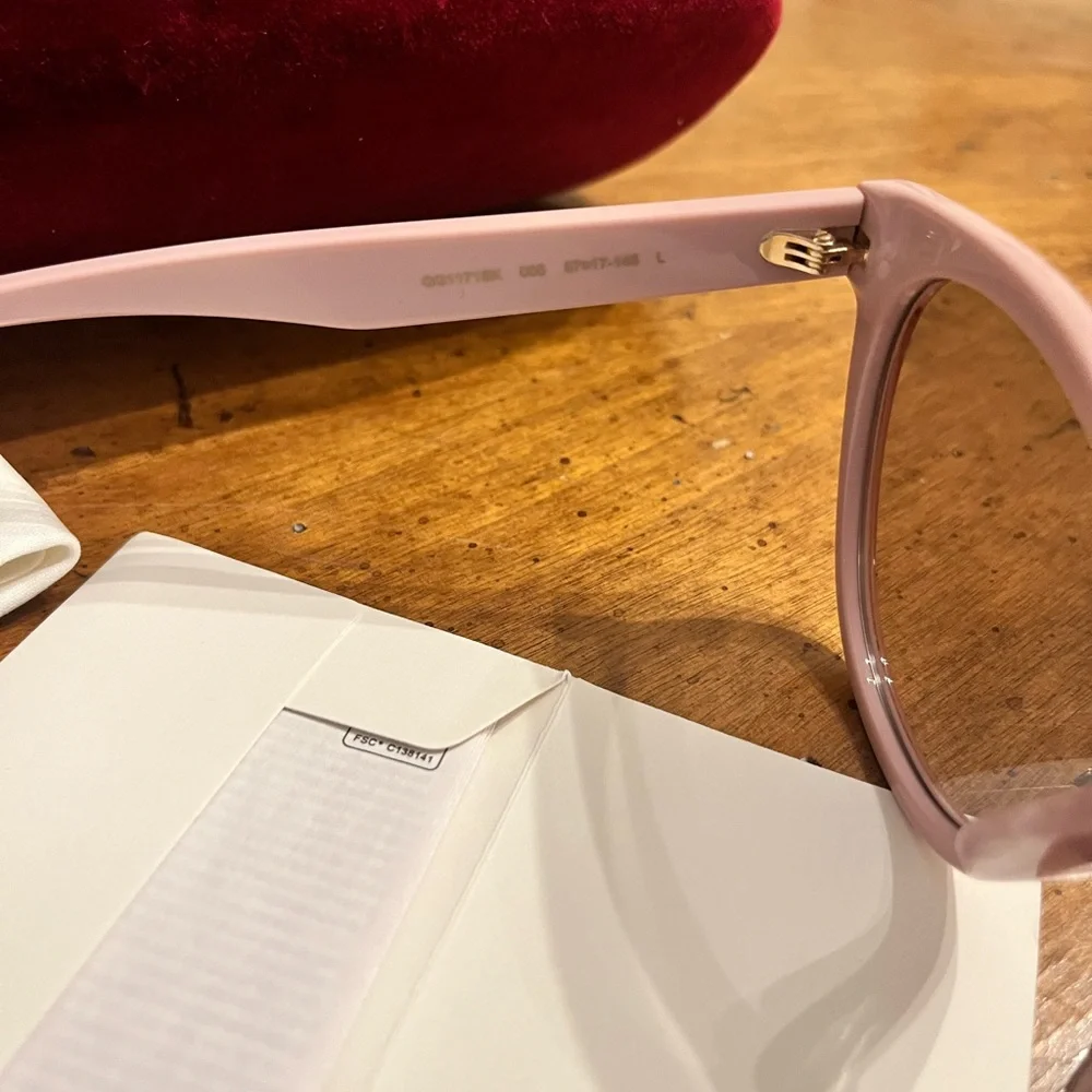 Gucci Sunglasses - Picture 7 of 14